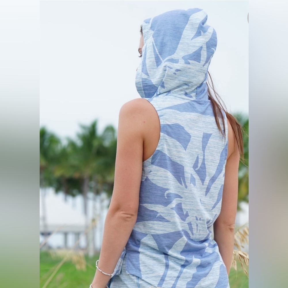 Woman’s Sleeveless Hoodie Reel Life Size XXL